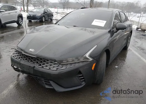 2021 Kia K5 Lxs z USA, uszkodzony, nr VIN 5XXG14J21MG047173